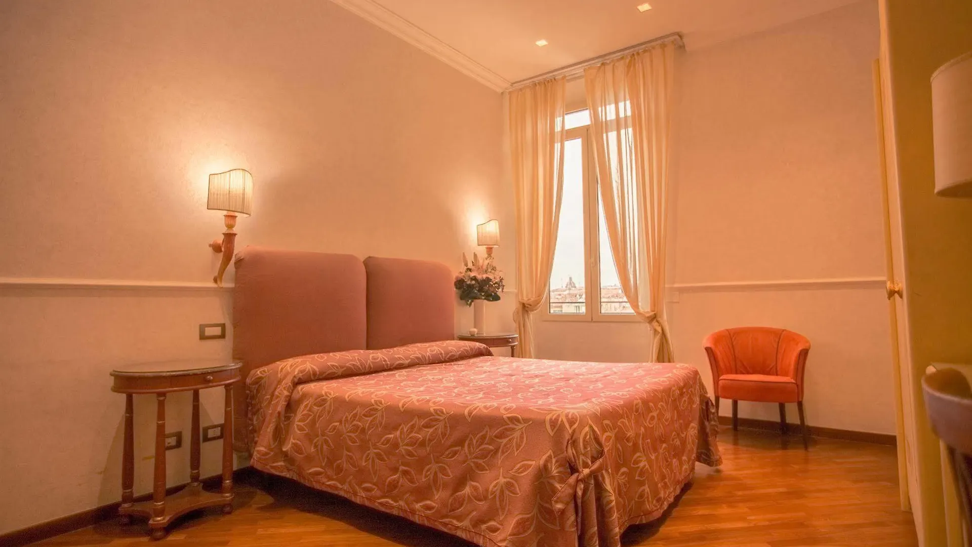 Hotel Aurora Florence 3*,  Italy