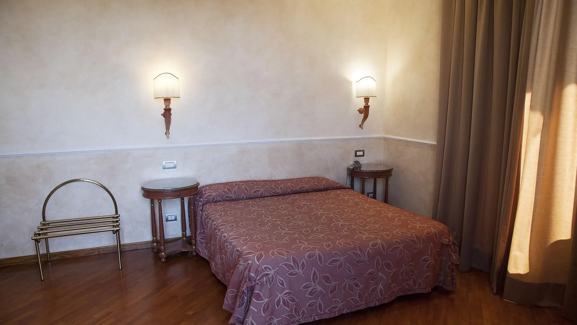 Hotel Aurora Florence 3*,